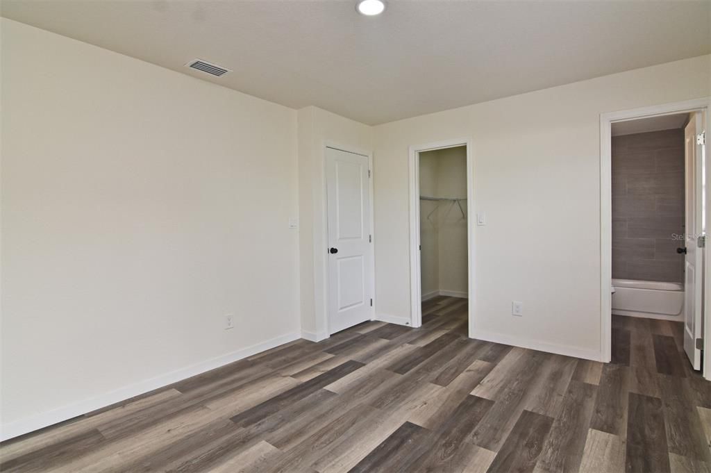 For Sale: $325,000 (2 beds, 2 baths, 1000 Square Feet)