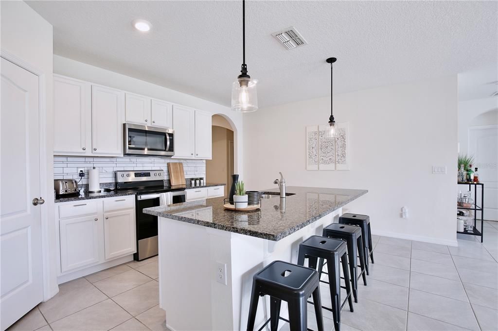 Active With Contract: $360,000 (4 beds, 2 baths, 1828 Square Feet)