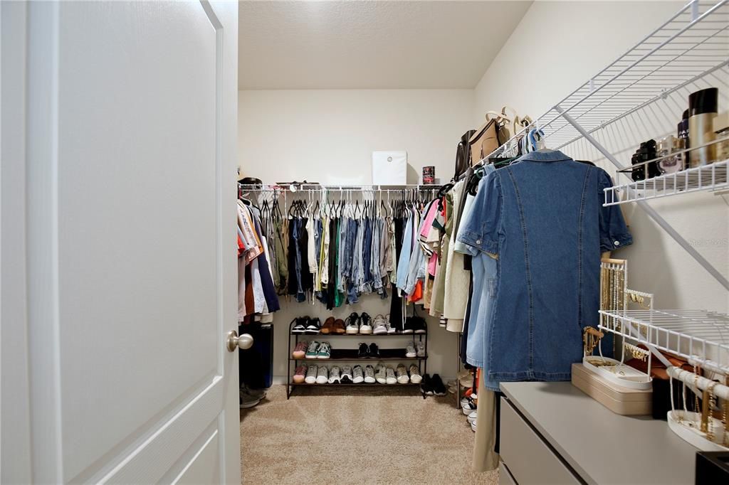 Walking Closet