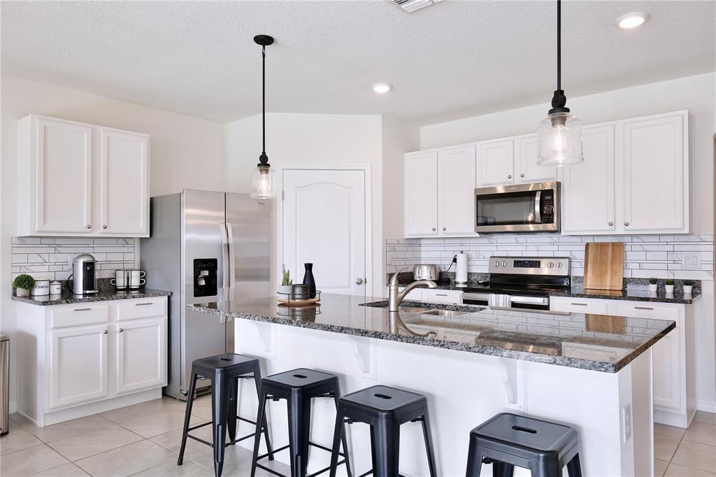 Active With Contract: $360,000 (4 beds, 2 baths, 1828 Square Feet)