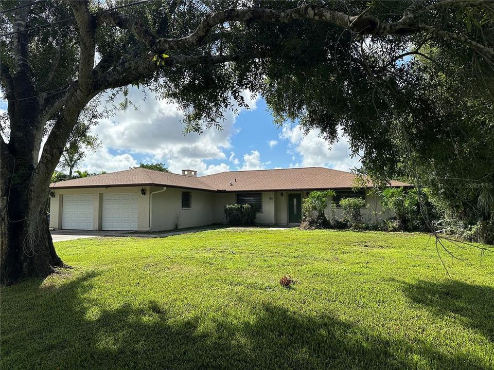 Active With Contract: $349,900 (3 beds, 2 baths, 2055 Square Feet)