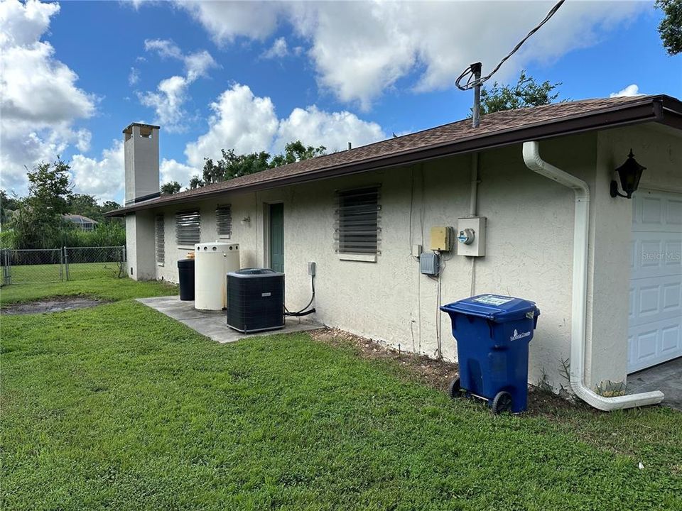 Active With Contract: $349,900 (3 beds, 2 baths, 2055 Square Feet)