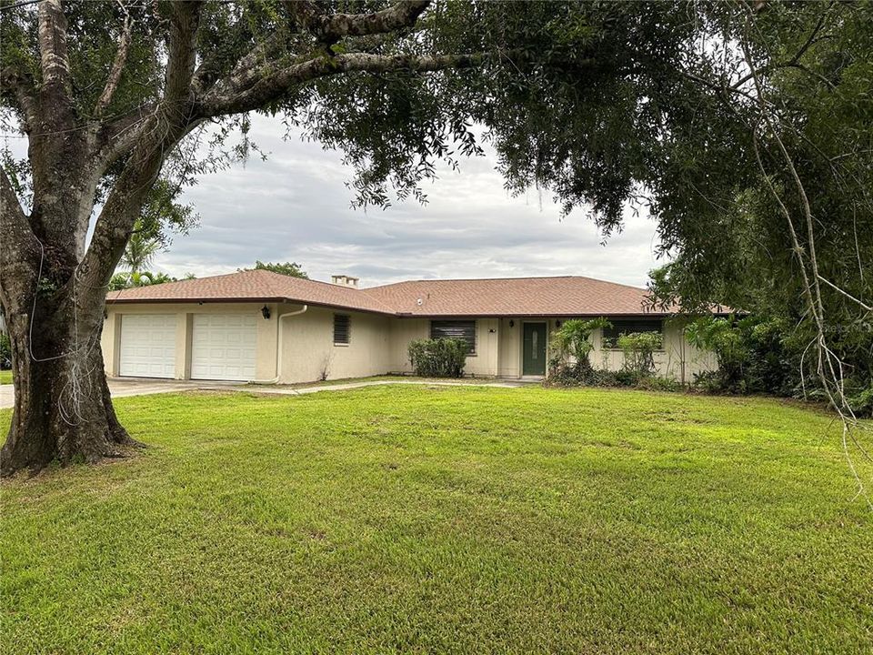 Active With Contract: $349,900 (3 beds, 2 baths, 2055 Square Feet)