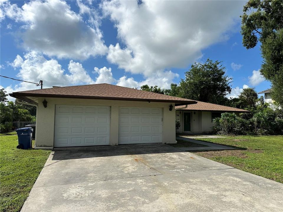 Active With Contract: $349,900 (3 beds, 2 baths, 2055 Square Feet)