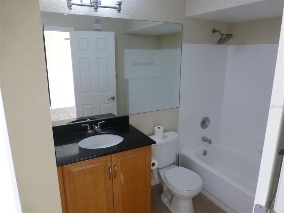 For Rent: $1,875 (2 beds, 2 baths, 1121 Square Feet)