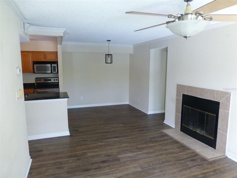 For Rent: $1,875 (2 beds, 2 baths, 1121 Square Feet)