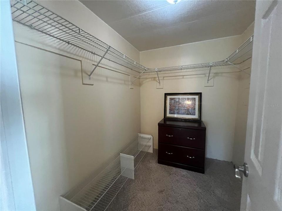 For Sale: $165,000 (2 beds, 2 baths, 1144 Square Feet)