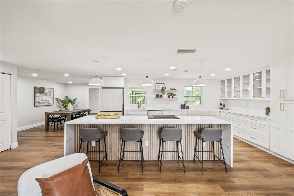 Newly Renovates MASSIVE kitchen!