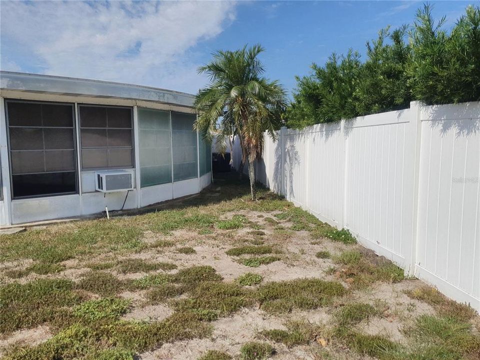 For Sale: $275,000 (2 beds, 2 baths, 1368 Square Feet)