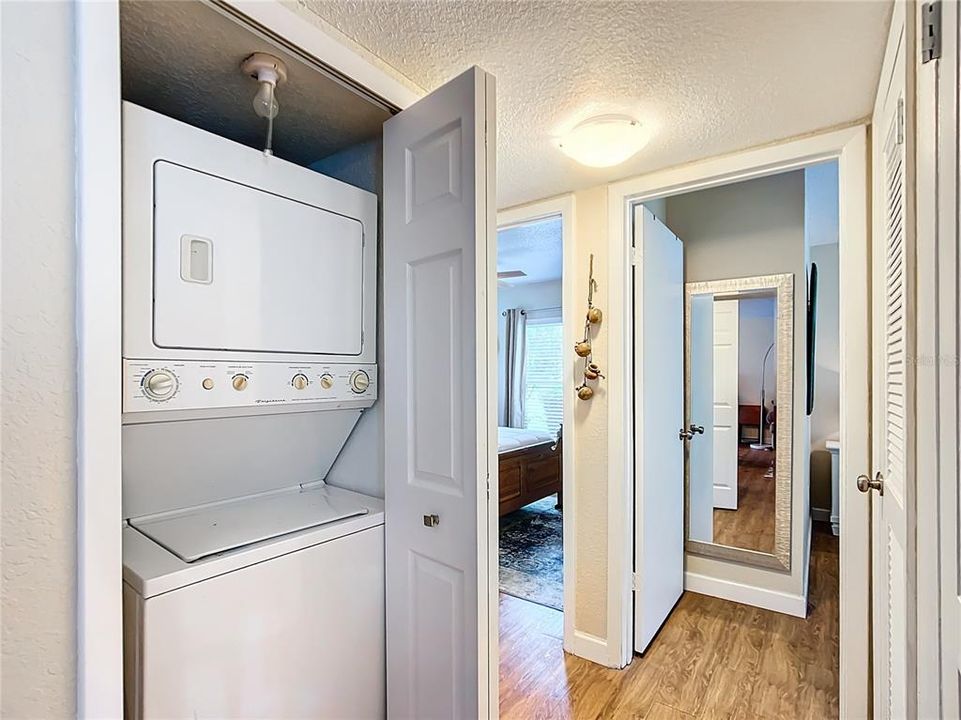 Active With Contract: $149,800 (2 beds, 1 baths, 891 Square Feet)