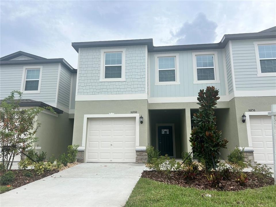 Recently Rented: $1,790 (3 beds, 2 baths, 1634 Square Feet)