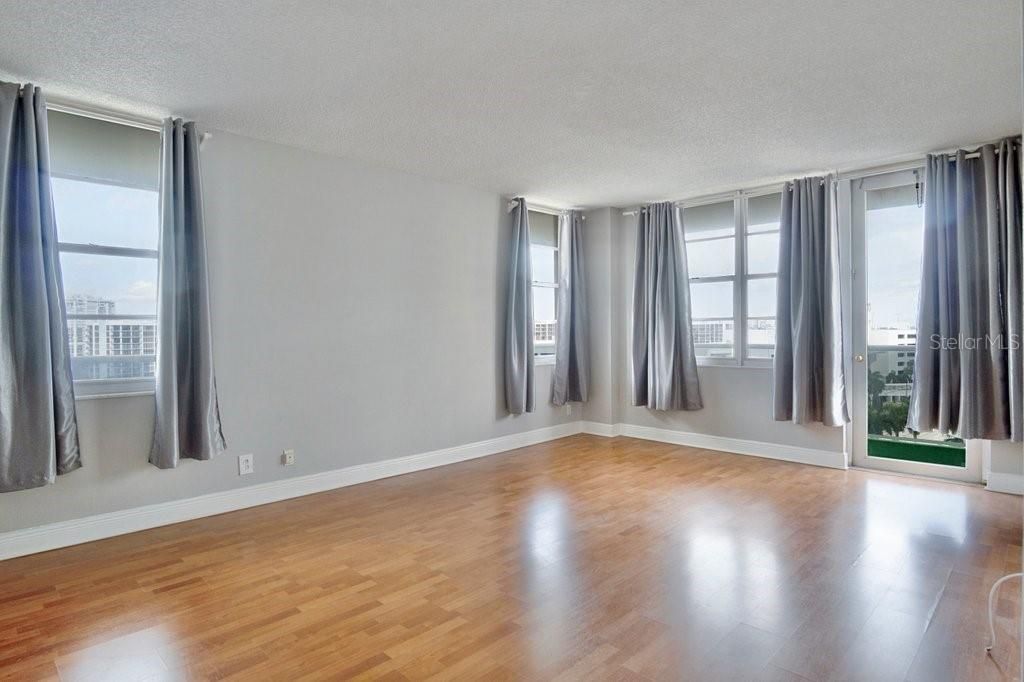 For Sale: $550,000 (2 beds, 2 baths, 1459 Square Feet)