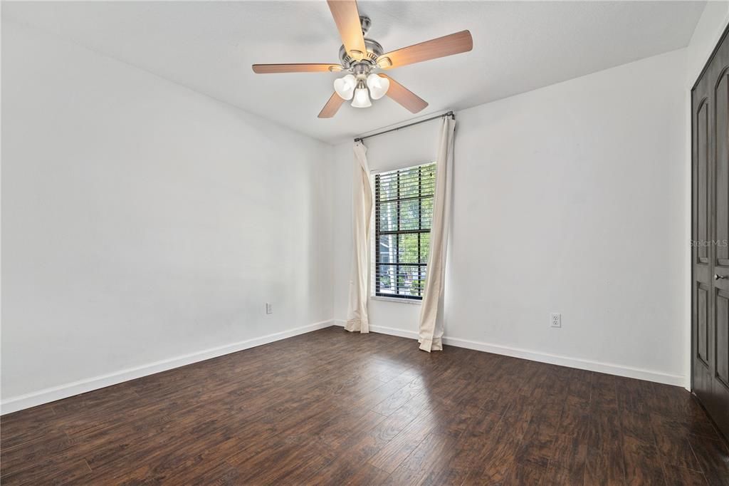 Active With Contract: $2,700 (2 beds, 1 baths, 1024 Square Feet)