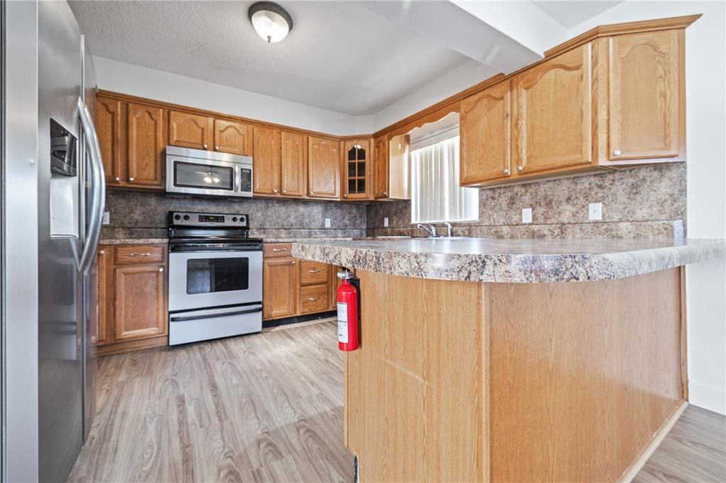 Active With Contract: $2,750 (3 beds, 2 baths, 2920 Square Feet)