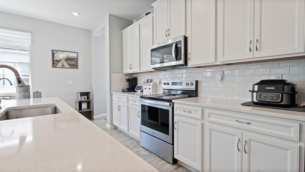 LARGE OPEN CONCEPT KITCHEN