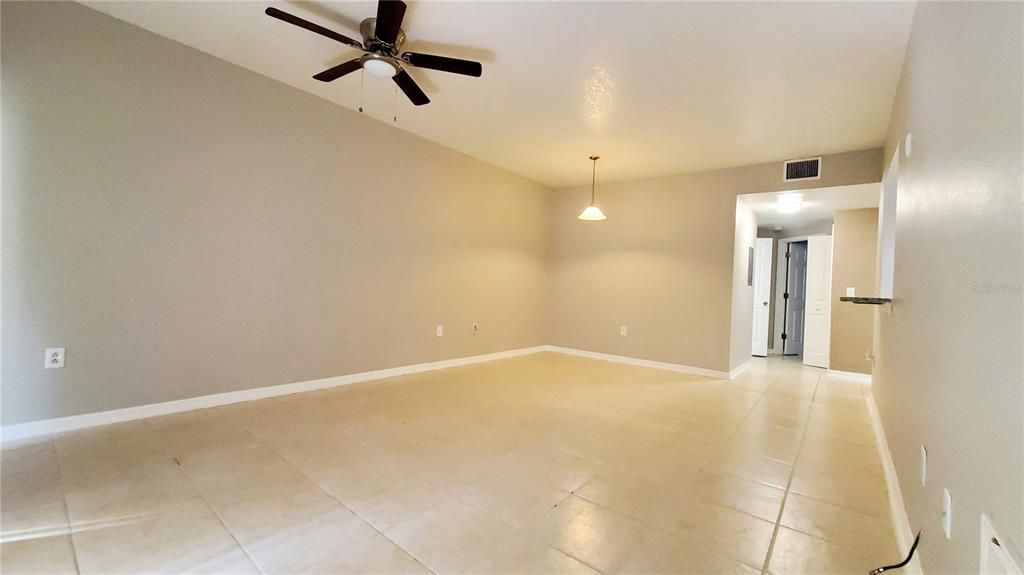 Active With Contract: $1,490 (3 beds, 2 baths, 1151 Square Feet)