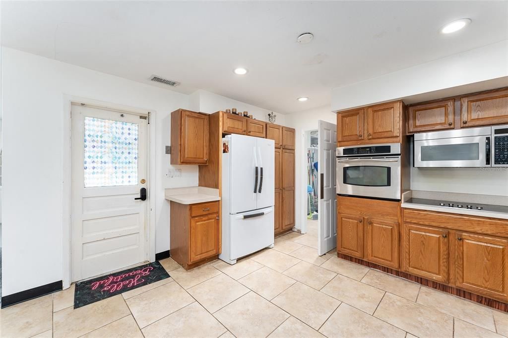 Active With Contract: $245,000 (4 beds, 2 baths, 1970 Square Feet)