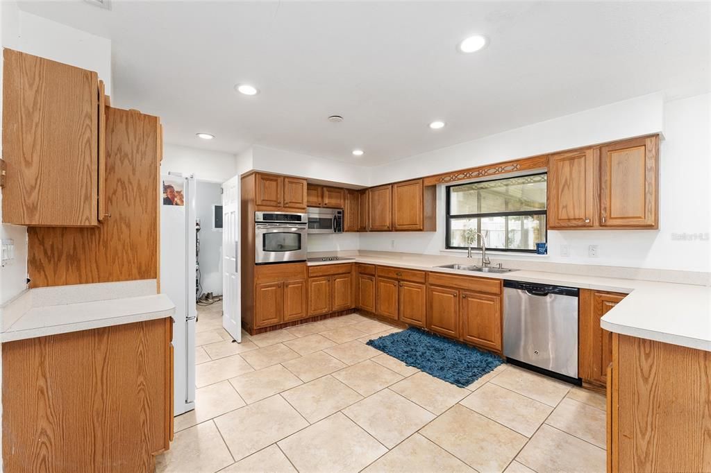 Active With Contract: $245,000 (4 beds, 2 baths, 1970 Square Feet)