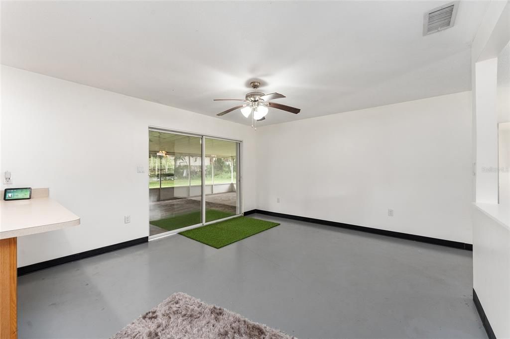 Active With Contract: $245,000 (4 beds, 2 baths, 1970 Square Feet)