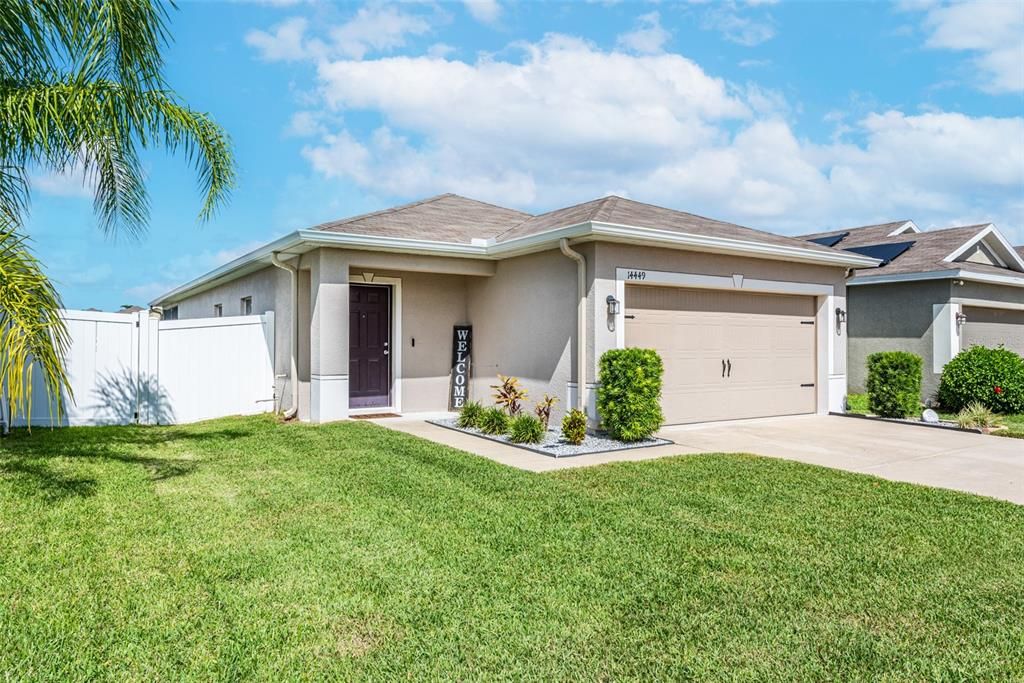 Active With Contract: $315,000 (3 beds, 2 baths, 1333 Square Feet)