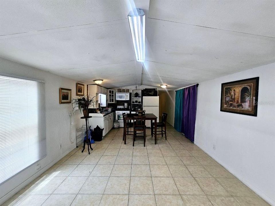 For Sale: $153,000 (3 beds, 1 baths, 784 Square Feet)