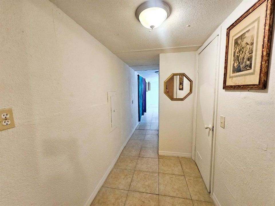 For Sale: $153,000 (3 beds, 1 baths, 784 Square Feet)