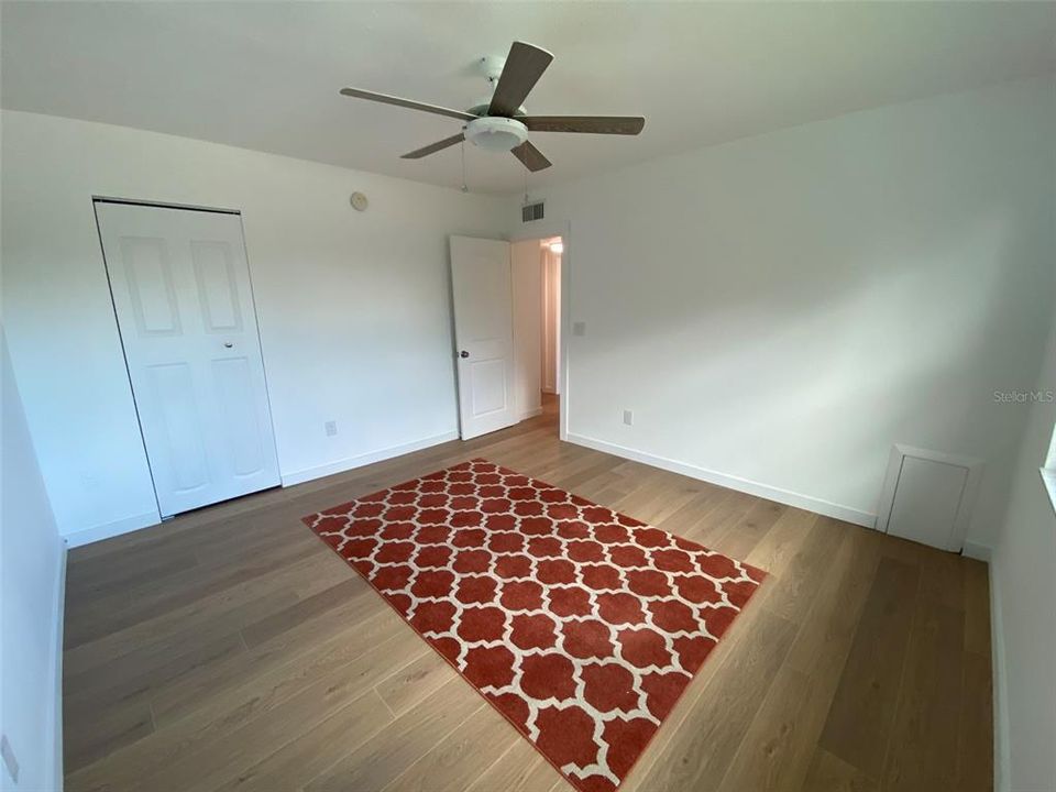 For Sale: $230,000 (2 beds, 2 baths, 1033 Square Feet)