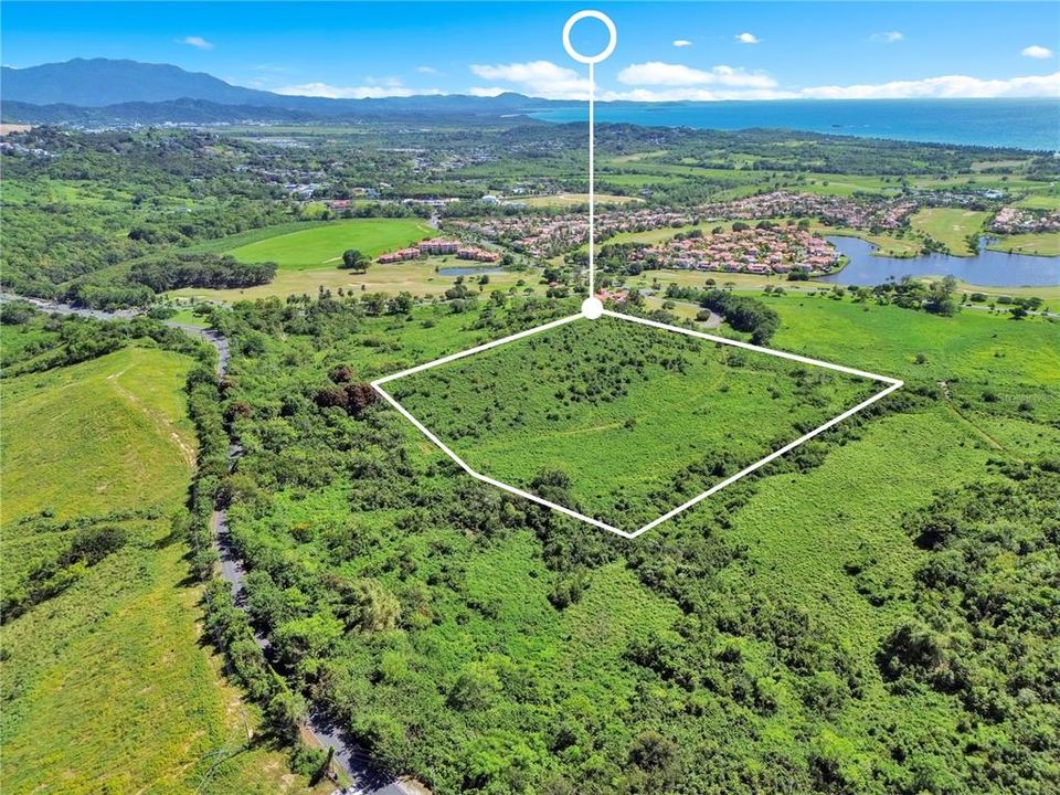 En Venta: $2,200,000 (5.82 acres)