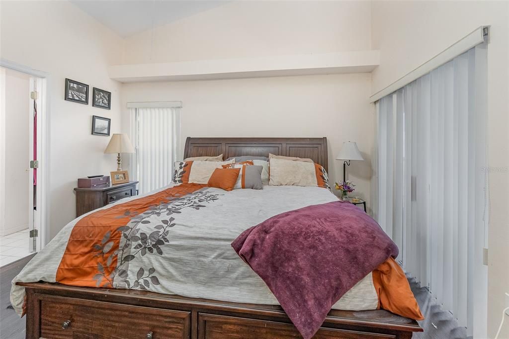 For Sale: $339,900 (2 beds, 2 baths, 1625 Square Feet)