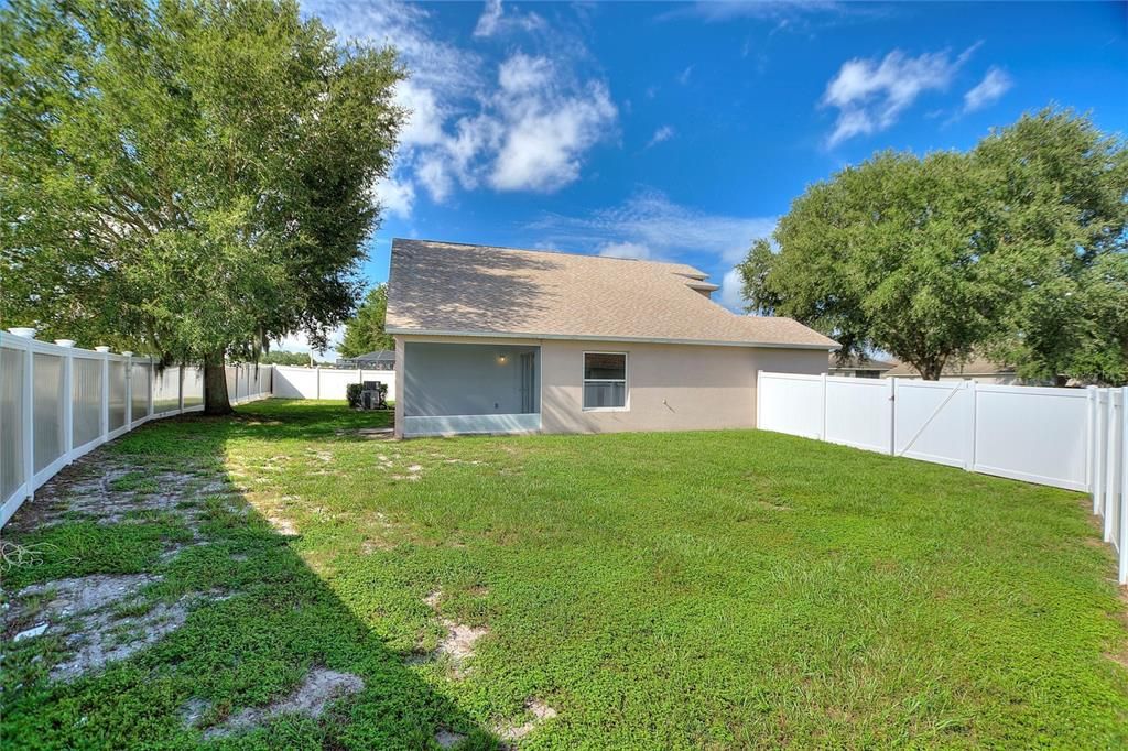 Active With Contract: $305,000 (4 beds, 2 baths, 2045 Square Feet)