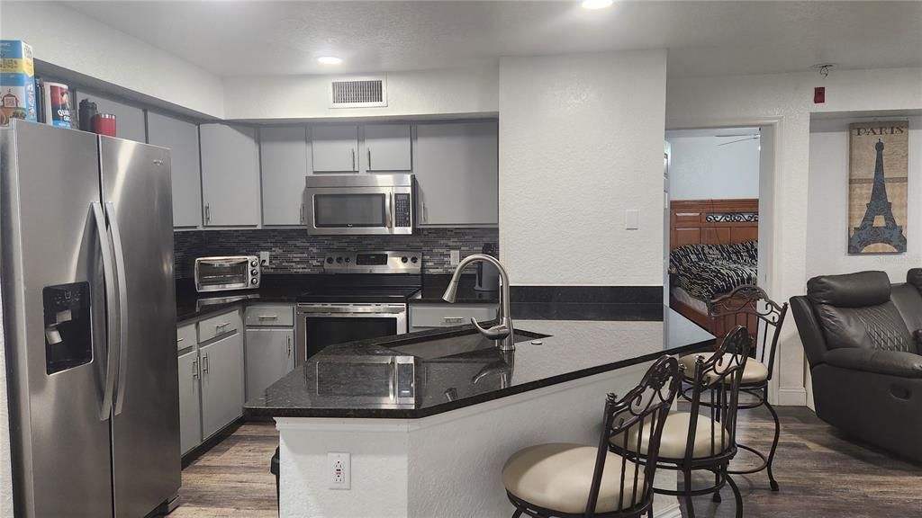 For Sale: $245,000 (2 beds, 2 baths, 1209 Square Feet)