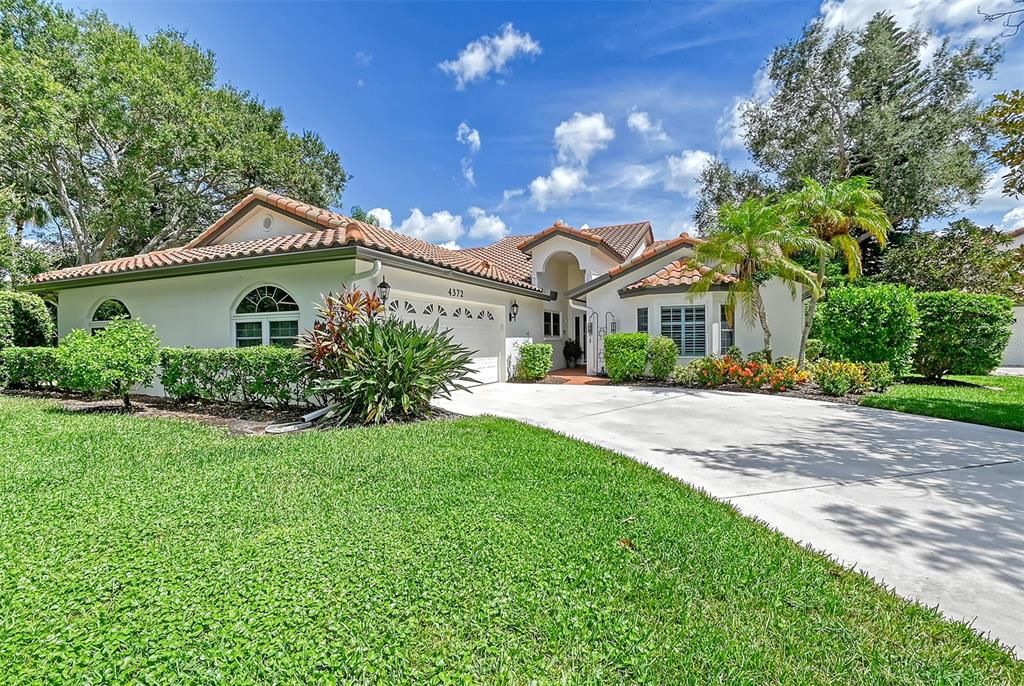 Active With Contract: $798,900 (4 beds, 3 baths, 3542 Square Feet)