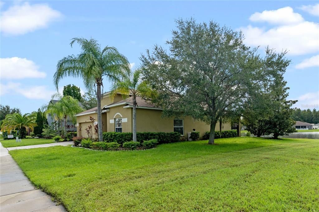 Active With Contract: $390,000 (3 beds, 2 baths, 1630 Square Feet)