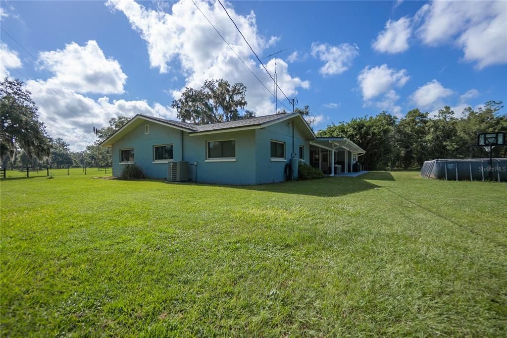 For Sale: $900,000 (5 beds, 2 baths, 2010 Square Feet)