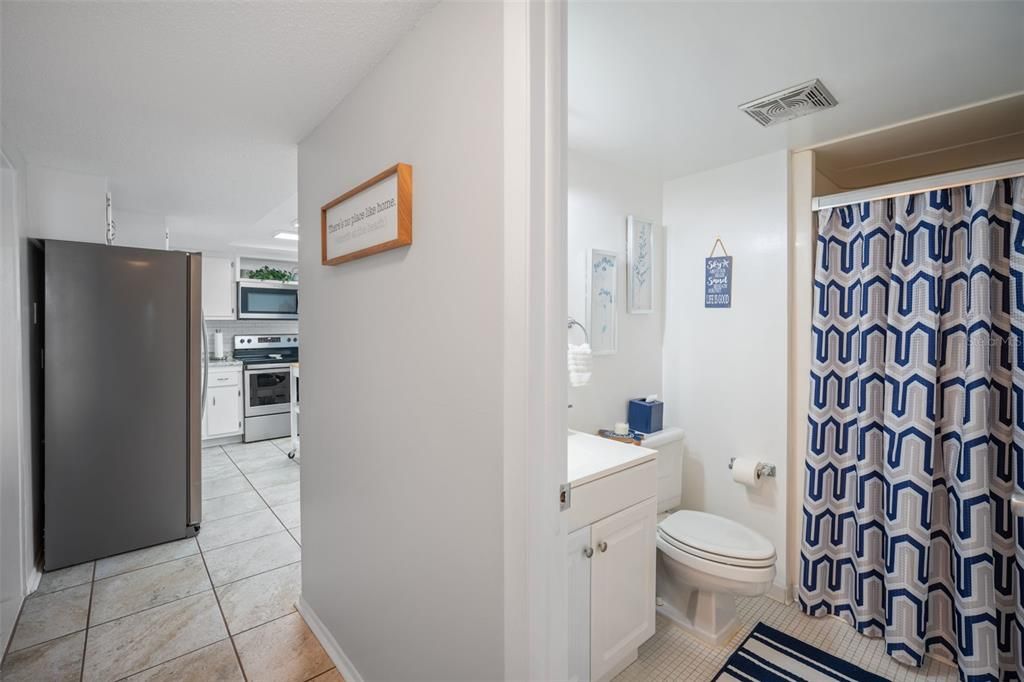 Active With Contract: $319,900 (2 beds, 2 baths, 1181 Square Feet)