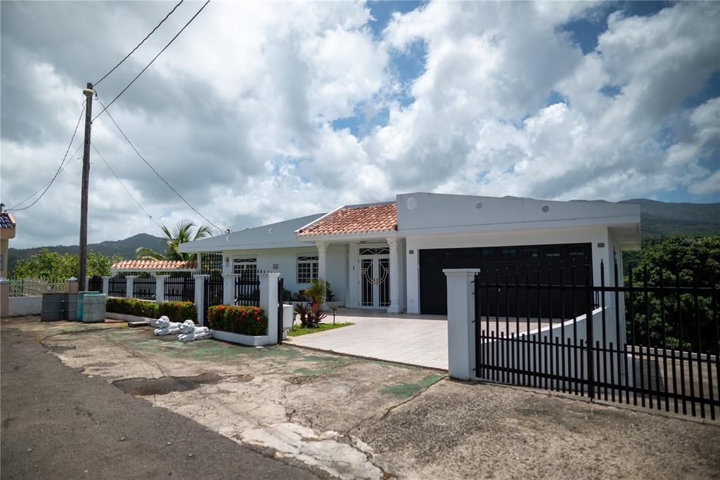 En Venta: $699,000 (7 camas, 4 baños, 3700 Pies cuadrados)