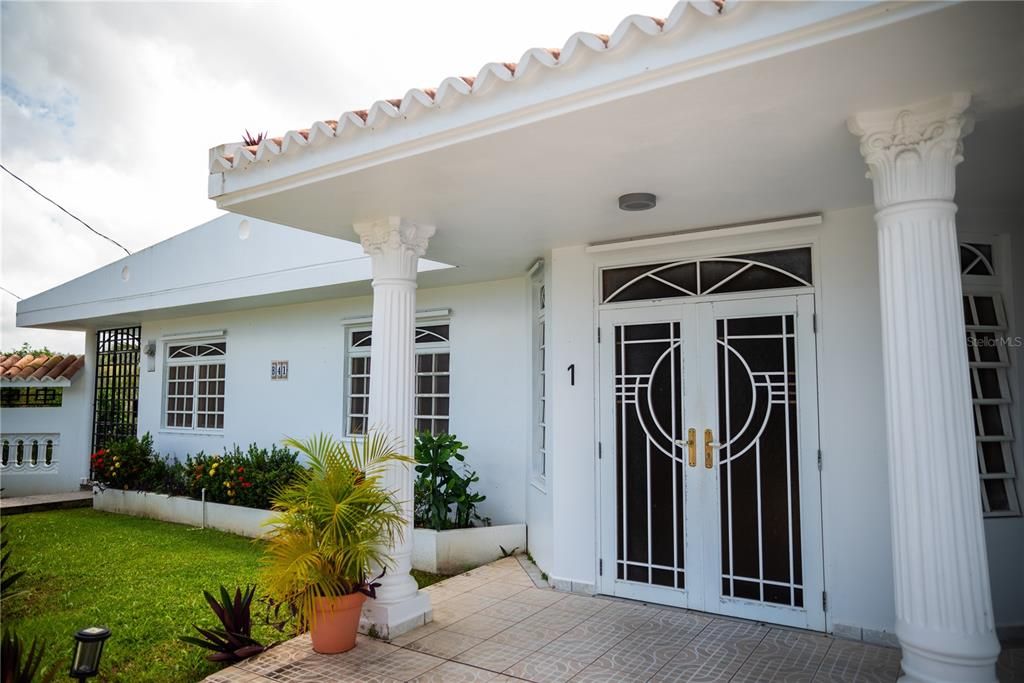 En Venta: $699,000 (7 camas, 4 baños, 3700 Pies cuadrados)