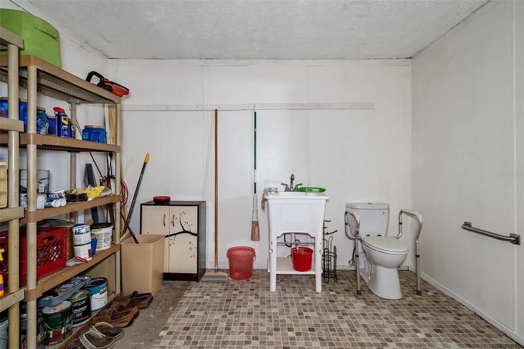 1/2 bath in garage