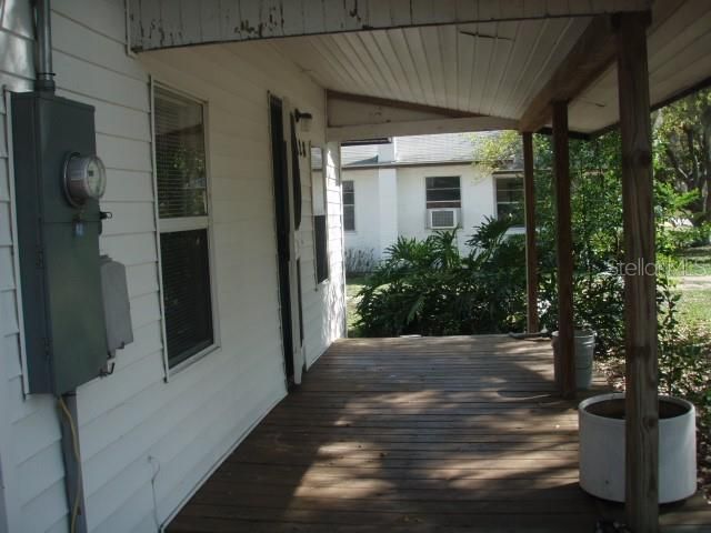 For Sale: $155,000 (2 beds, 1 baths, 836 Square Feet)