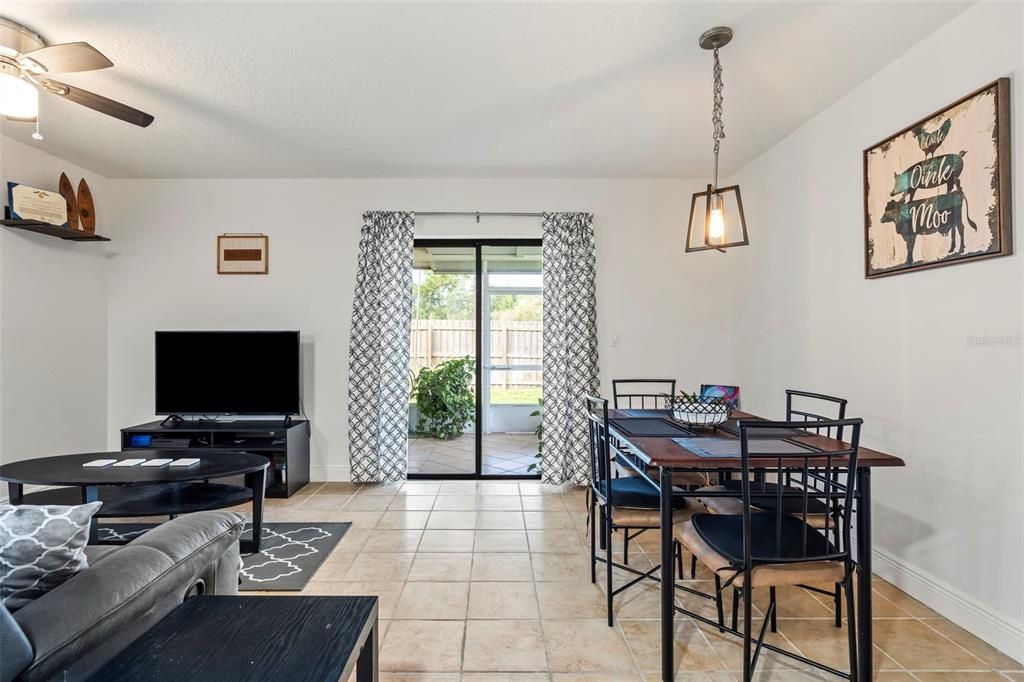 For Sale: $263,000 (3 beds, 2 baths, 1188 Square Feet)