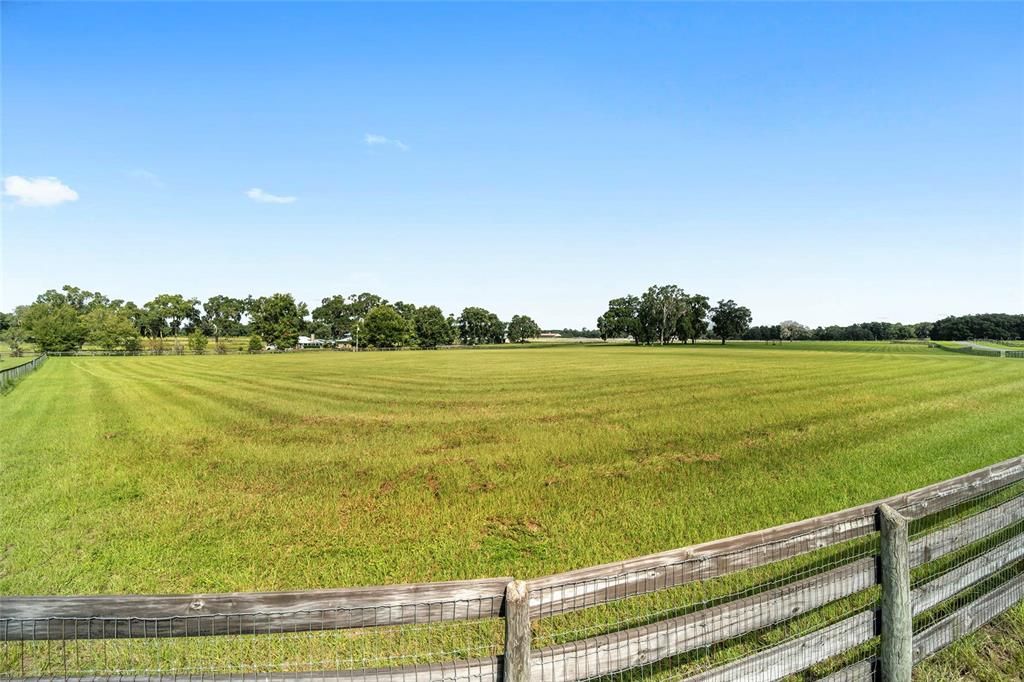 На продажу: $399,000 (10.26 acres)