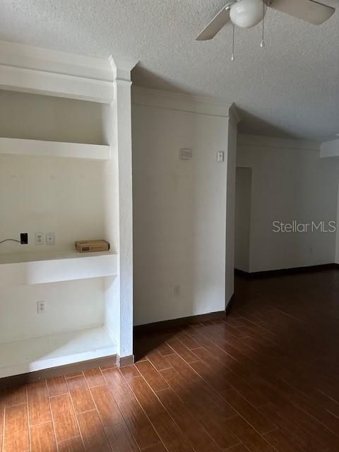 For Sale: $248,500 (2 beds, 2 baths, 886 Square Feet)