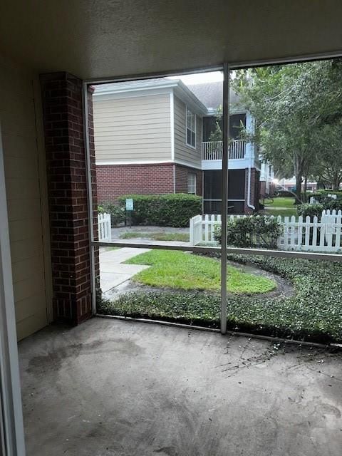 For Sale: $248,500 (2 beds, 2 baths, 886 Square Feet)