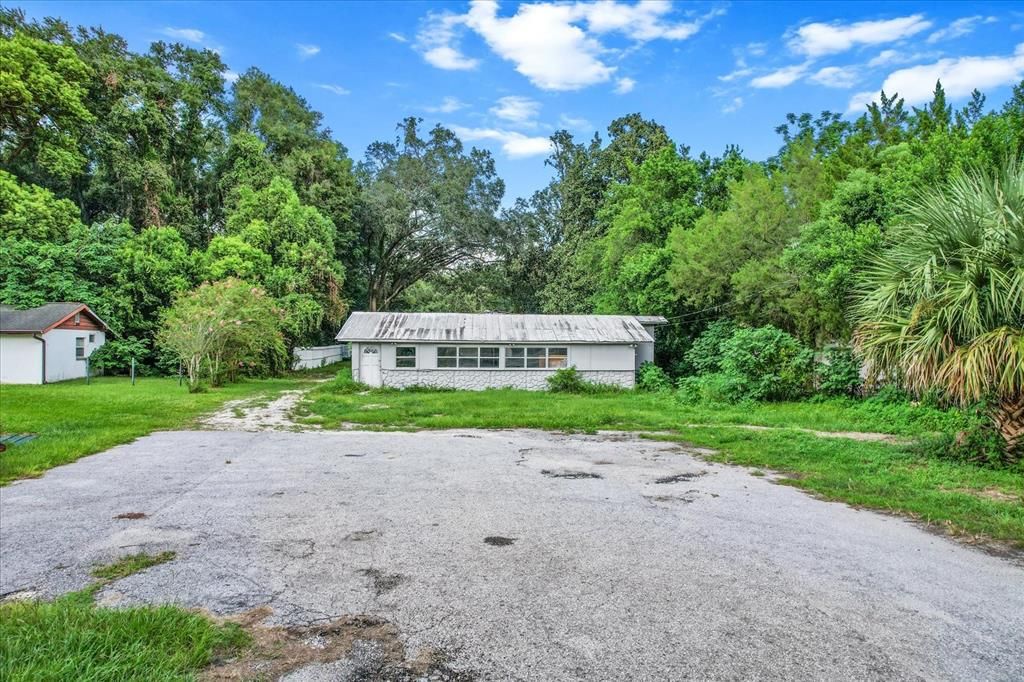 Active With Contract: $225,000 (2 beds, 2 baths, 1556 Square Feet)