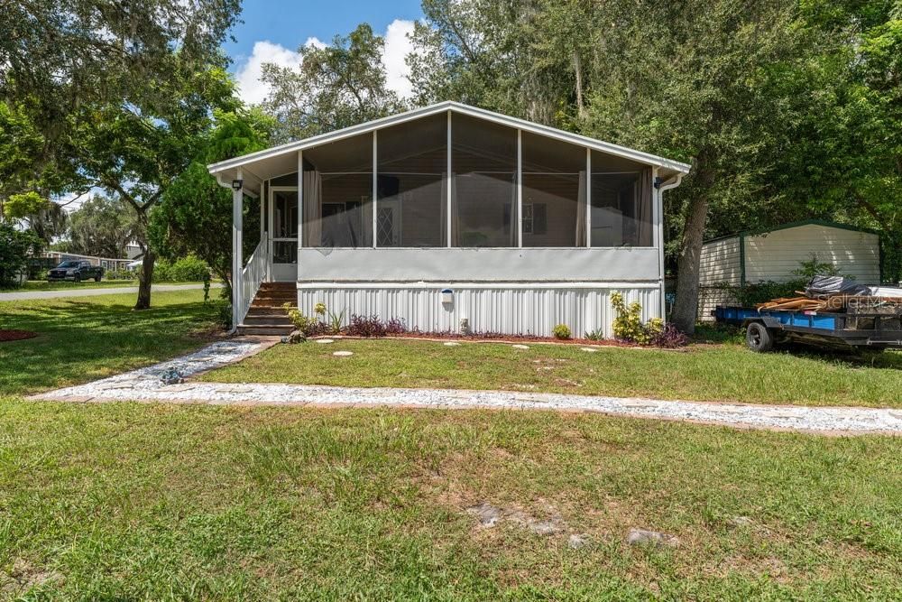 Active With Contract: $192,000 (3 beds, 2 baths, 1564 Square Feet)