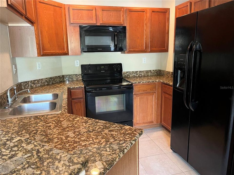 For Rent: $1,500 (2 beds, 2 baths, 951 Square Feet)