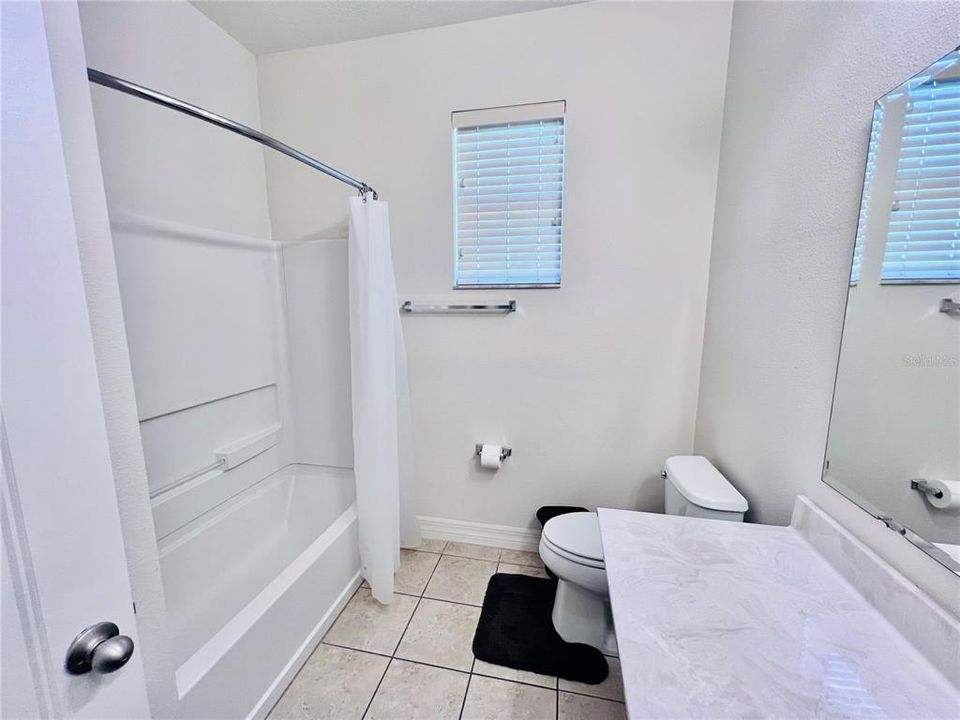 Active With Contract: $2,700 (4 beds, 2 baths, 1978 Square Feet)