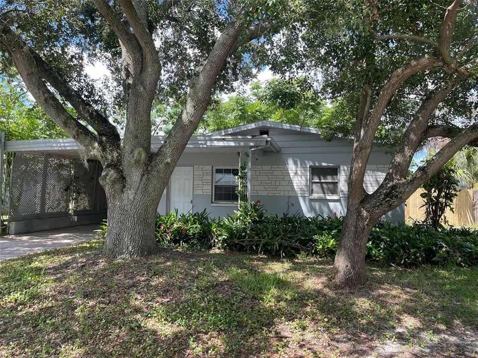 Active With Contract: $169,900 (2 beds, 1 baths, 873 Square Feet)