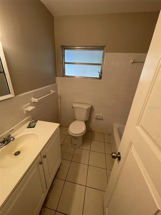 Active With Contract: $169,900 (2 beds, 1 baths, 873 Square Feet)