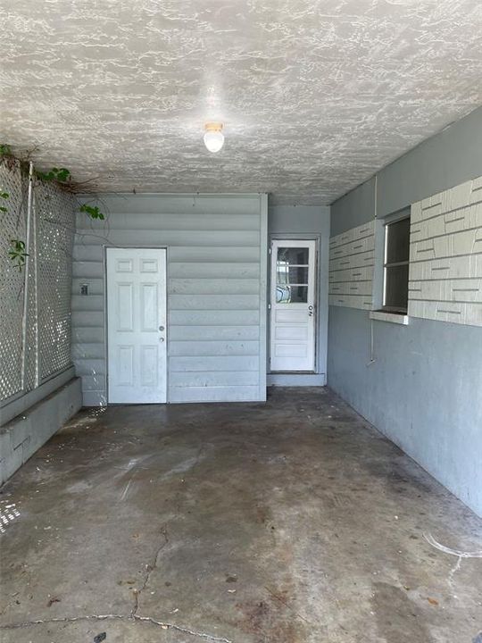 Active With Contract: $169,900 (2 beds, 1 baths, 873 Square Feet)